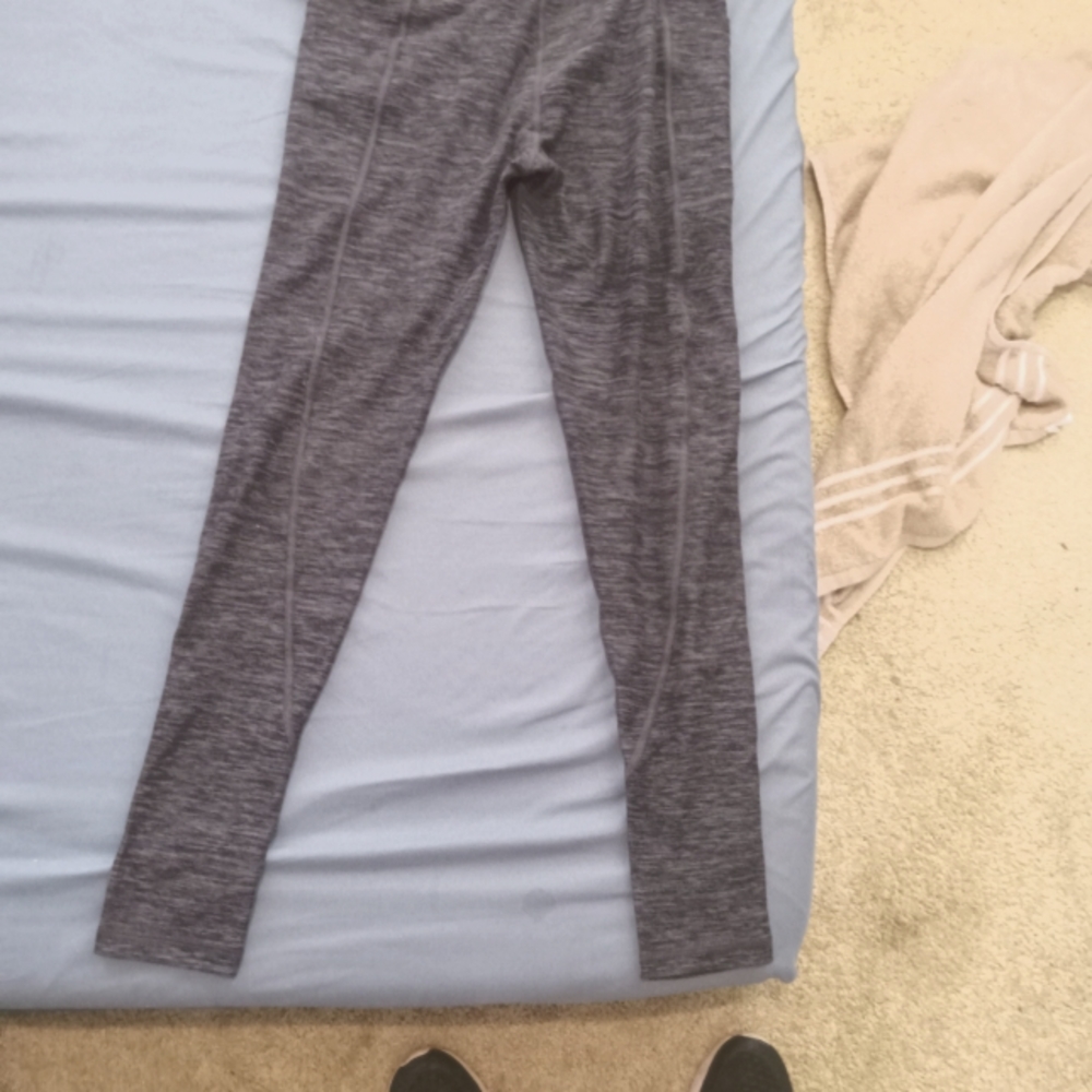 Victoria secret leggings, size8, blck an gray